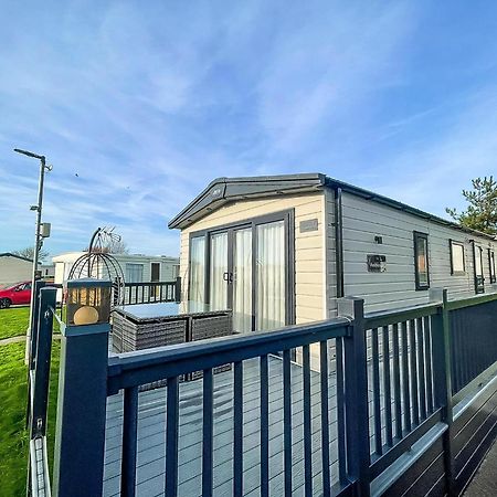 Stunning 8 Berth Caravan With Decking At Kessingland Beach Ref 90017D Benacre Kültér fotó