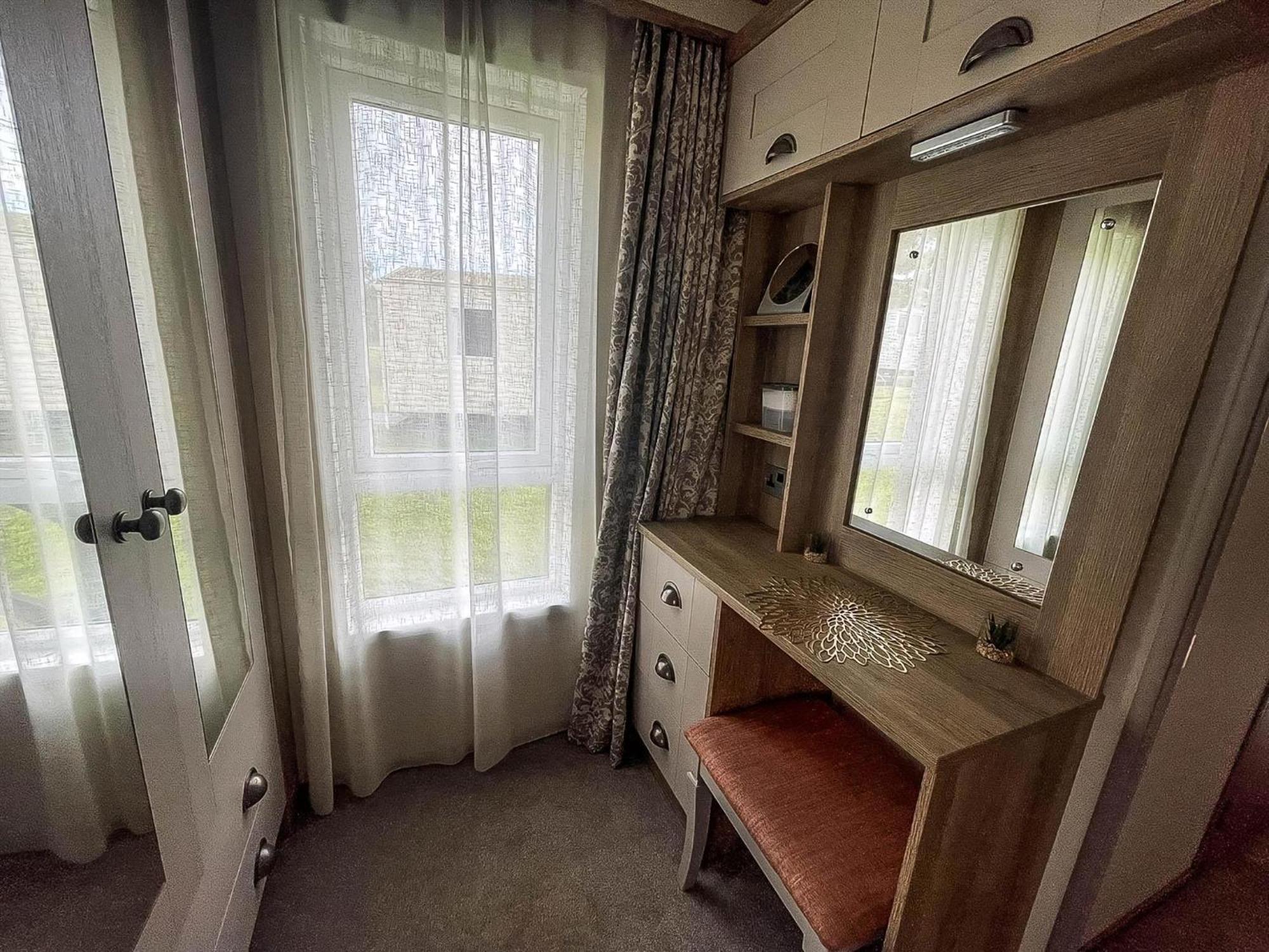 Stunning 8 Berth Caravan With Decking At Kessingland Beach Ref 90017D Benacre Kültér fotó